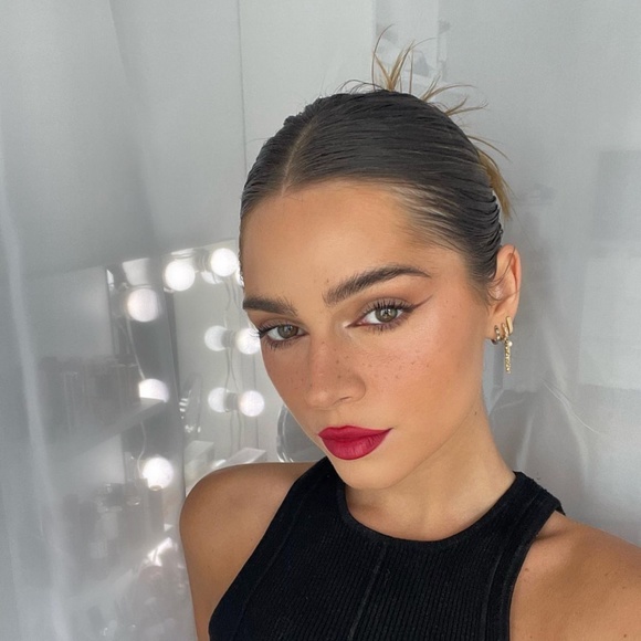 Meet your Posher, Natalie - Picture 1 of 1